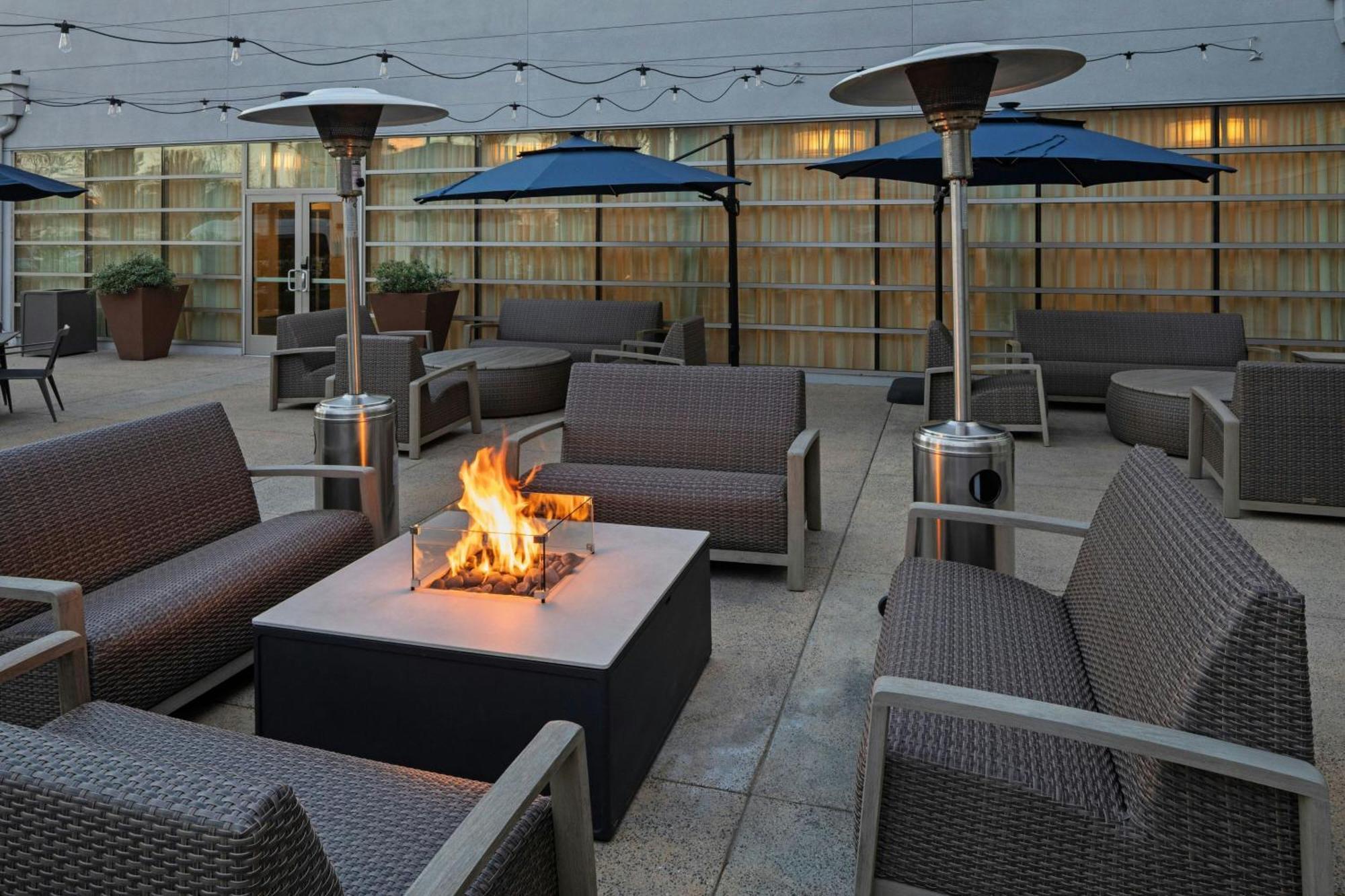 Courtyard Long Beach Airport Exterior foto